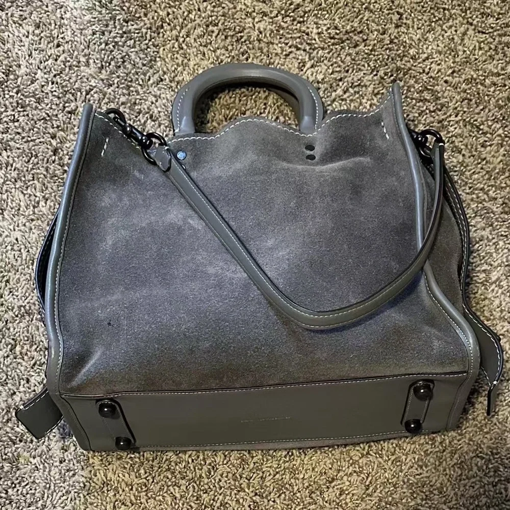 Coach - Picture 2 of 8